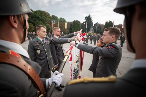 Treueeid auf die Fahne der Theresianischen Militärakademie