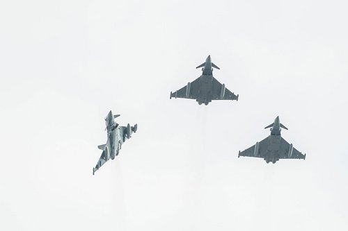 Dynamische Vorführung: Überflug der Eurofighter