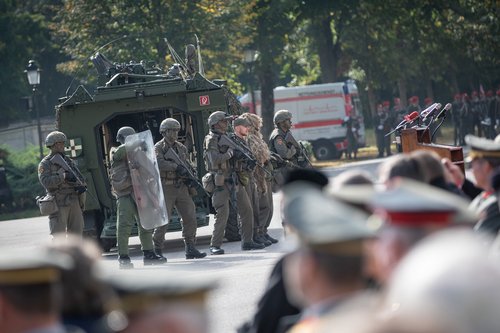 Dynamische Vorführung: Präsentation der Jägertruppe