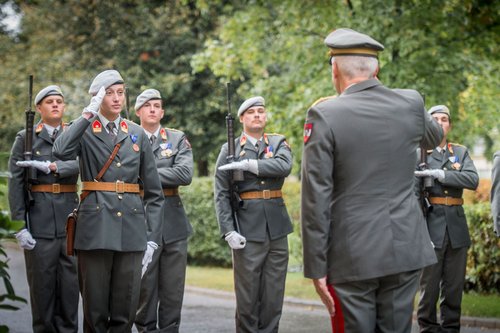 Meldung vor General Brieger